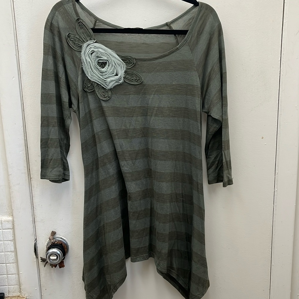 M USA Olive Stripped Tunic Top Size Small